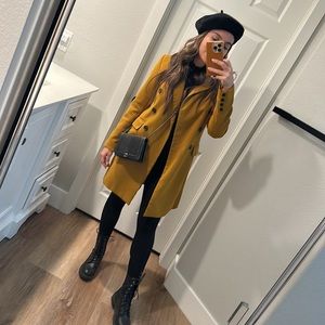 Mustard coat
